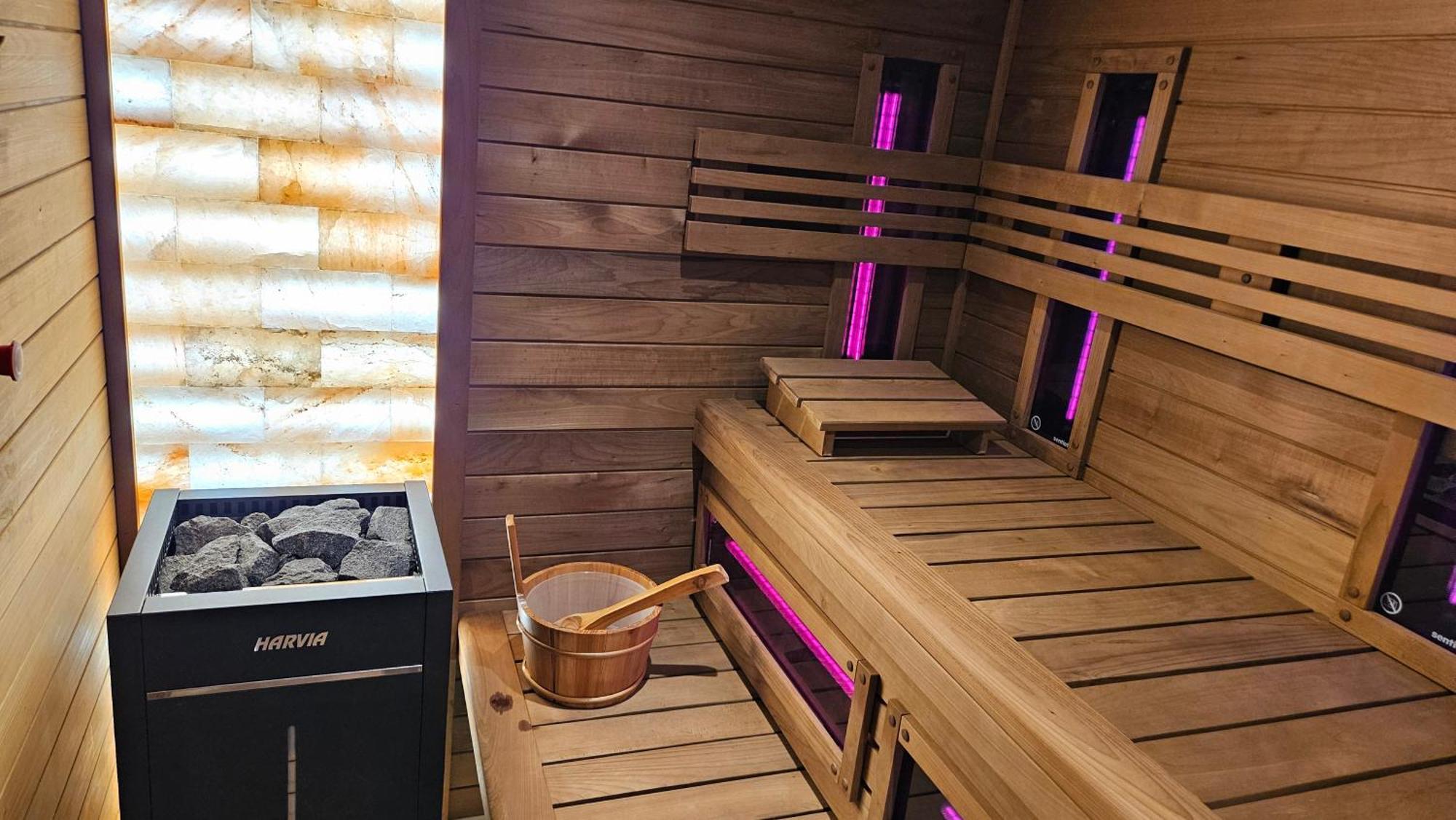 Apartamenty Komarno 46 Jacuzzi&Sauna Екстер'єр фото