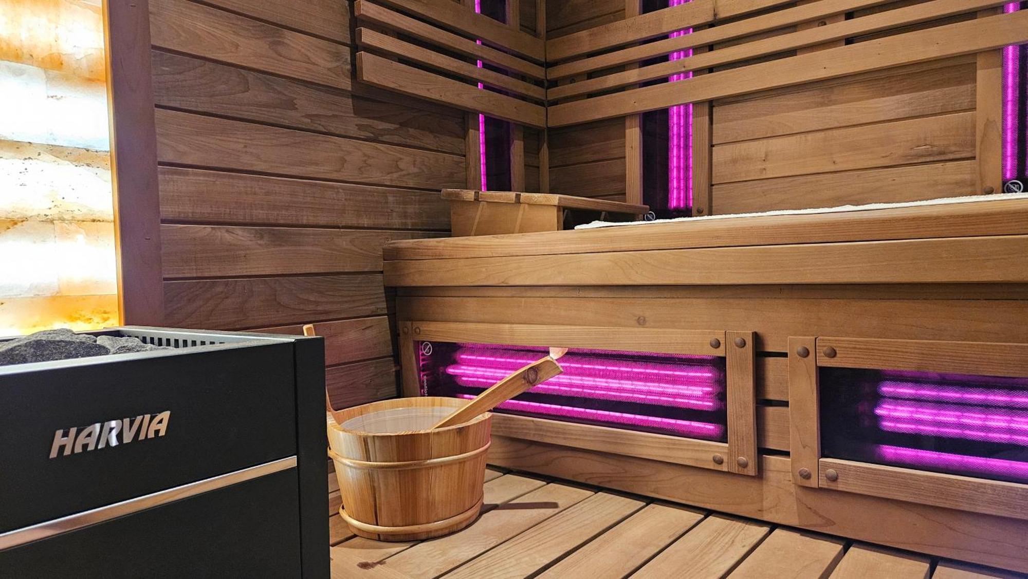 Apartamenty Komarno 46 Jacuzzi&Sauna Екстер'єр фото